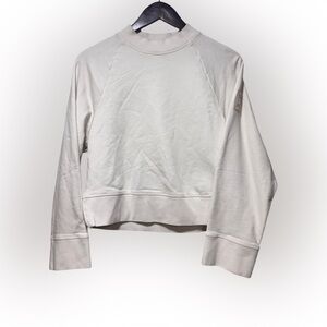 ON Cloud ON Running Crew Neck
Athletic Long Sleeve Essential
White Sweatshirt 8